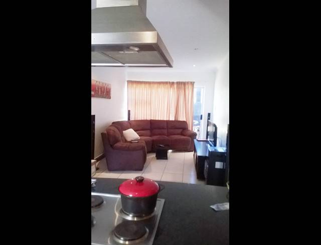 2 BEDROOM TOWNHOUSE RENTED IN WALMER HEIGHTS